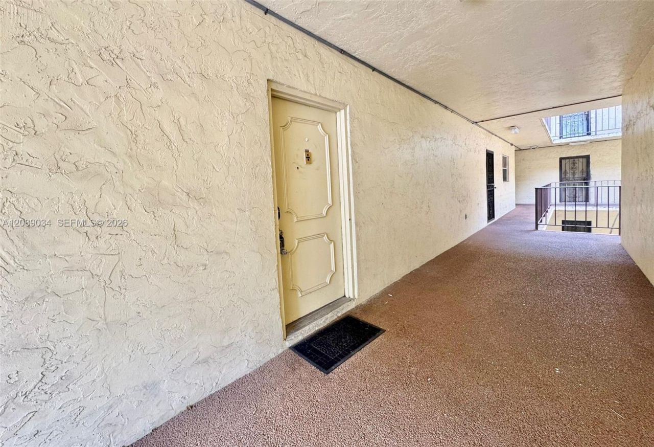 11925 NE 2nd Ave, Unit B205, North Miami, FL 33161 Photo