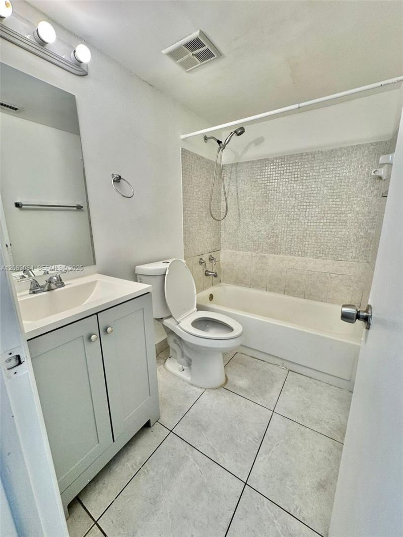 11925 NE 2nd Ave, Unit B205, North Miami, FL 33161 Photo