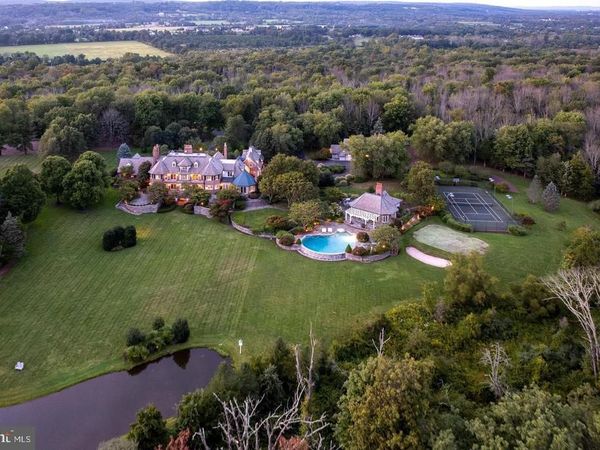 82 AUNT MOLLY ROAD, HOPEWELL, NJ 08525