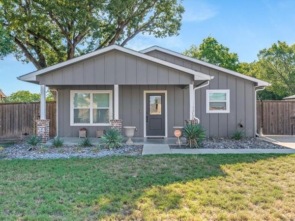 309 S Crockett Street, Edgewood, TX 75117