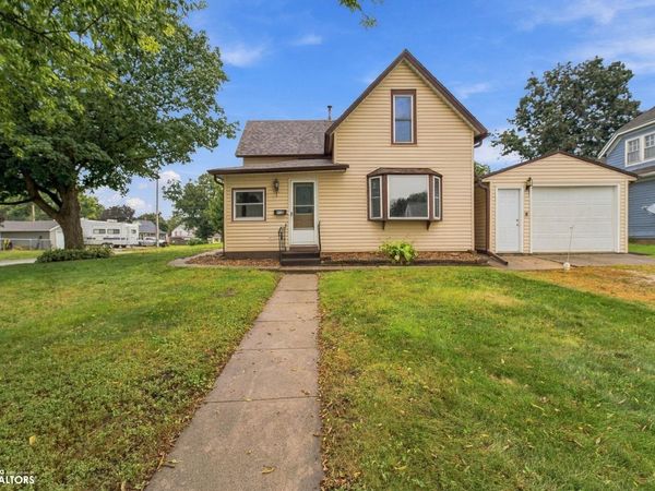 602 8th Street, Nevada, IA 50201