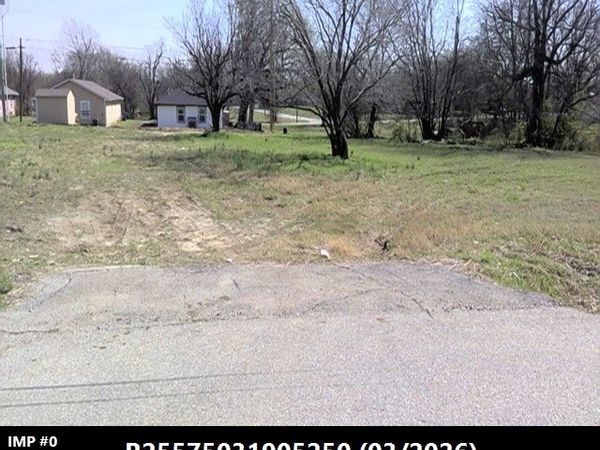 2711 N Quincy Avenue , Tulsa, OK 74106