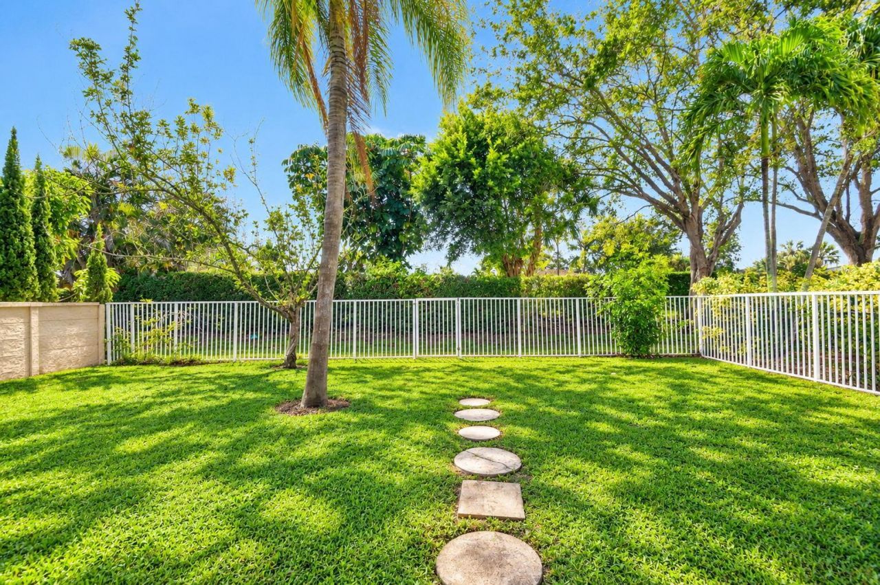 5349 Meadows Edge, Unit 5349, Lake Worth, FL 33463 Photo