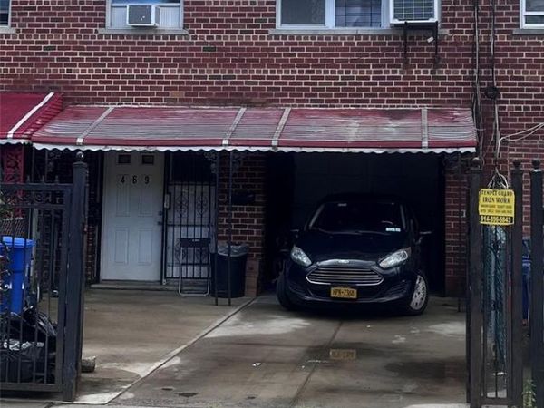 469 Commonwealth Avenue , Bronx, NY 10473