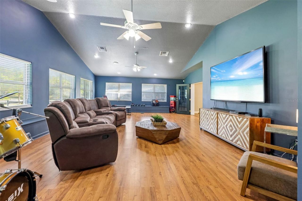 22301 Coronado Somerset Drive, Sorrento, FL 32776 Photo