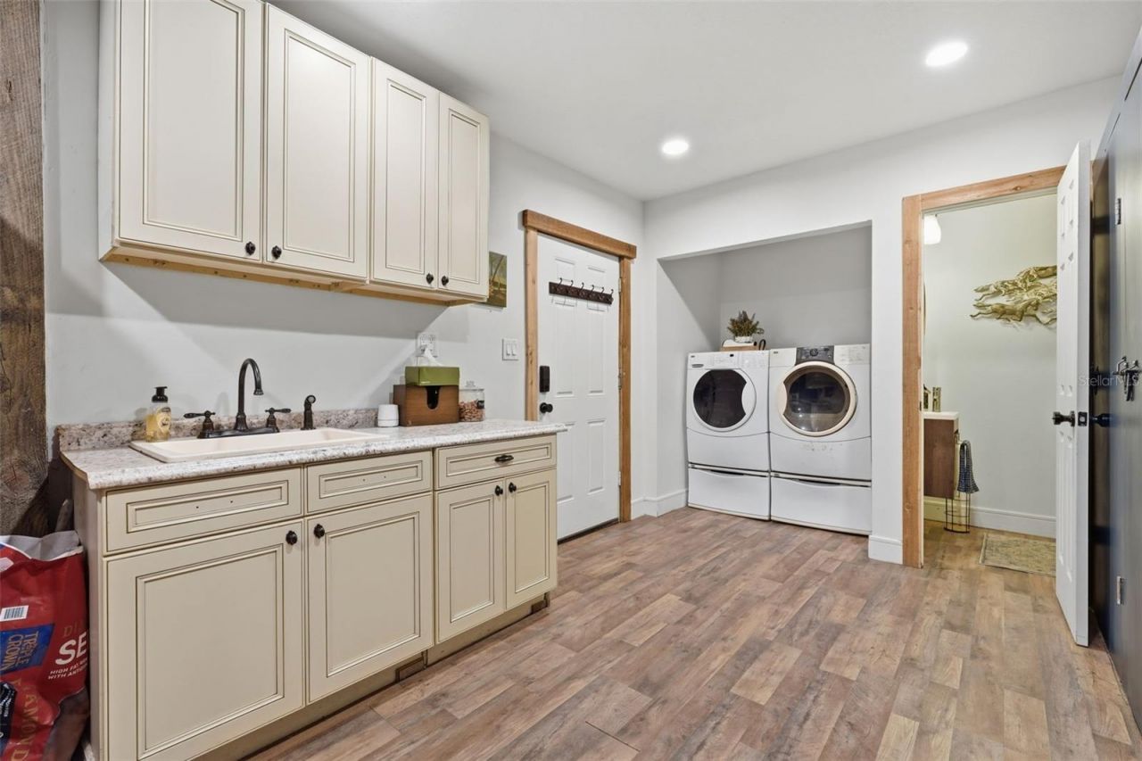 22301 Coronado Somerset Drive, Sorrento, FL 32776 Photo