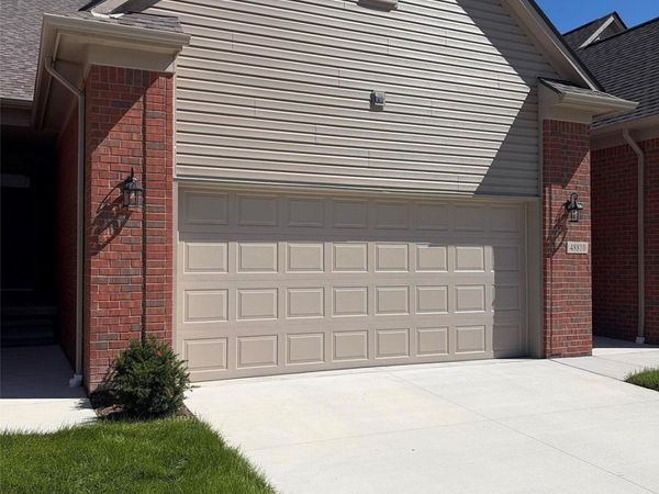 48810 Birmingham Drive, Unit 36, Chesterfield Township, Mi 48047