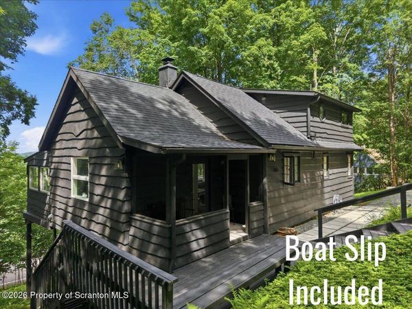 106 Bartleson Deer Trail , Greentown, PA 18426