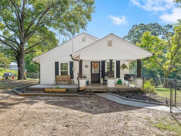 283 Easy Street , Toccoa, GA 30577