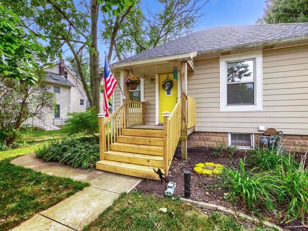 2S392 Harter Road , Elburn, IL 60119