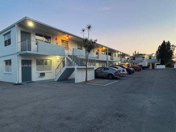 3211 SW 44th St, Unit 108, Dania Beach, FL 33312