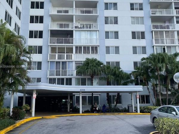 4200 Hillcrest Dr, Unit 401, Hollywood, FL 33021