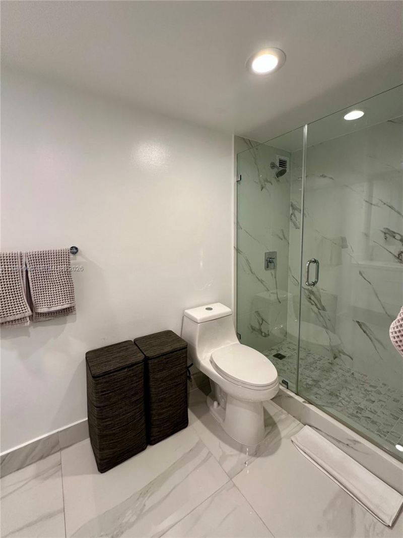 5600 Collins Ave, Unit 8P, Miami Beach, FL 33140 Photo