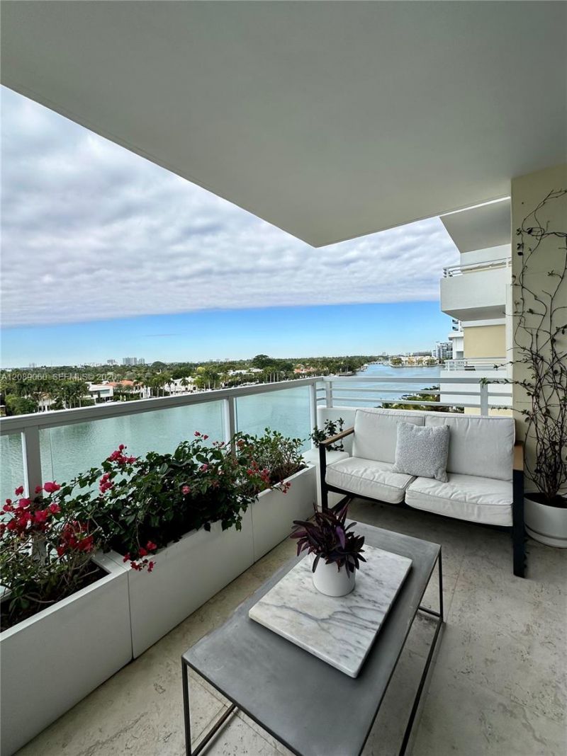 5600 Collins Ave, Unit 8P, Miami Beach, FL 33140 Photo