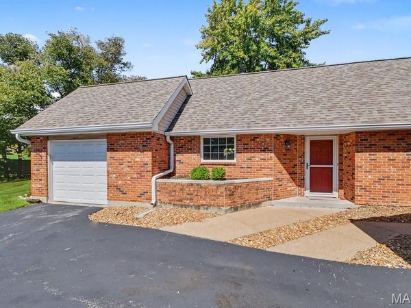 1017 Pocono Trail, Ballwin, MO 63021
