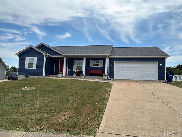 17 Dean Wells Court, Warrenton, MO 63383