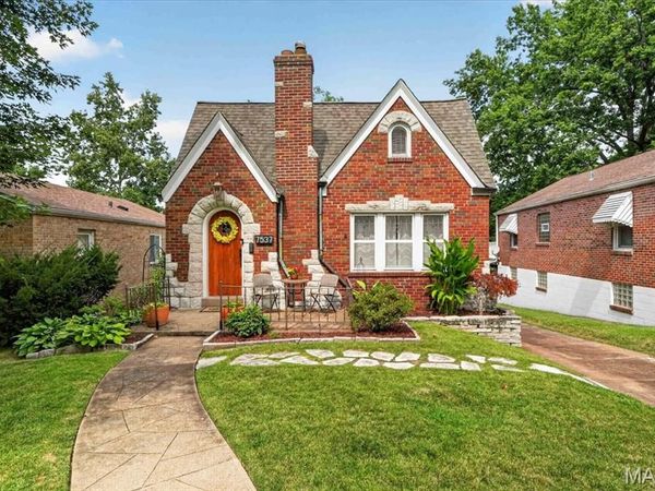 7537 Hiawatha Avenue, Richmond Heights, MO 63117