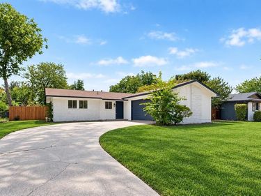 4649 South Drive W, Fort Worth, TX 76132