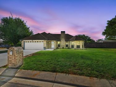 10201 Maverick Drive, Fort Worth, TX 76108