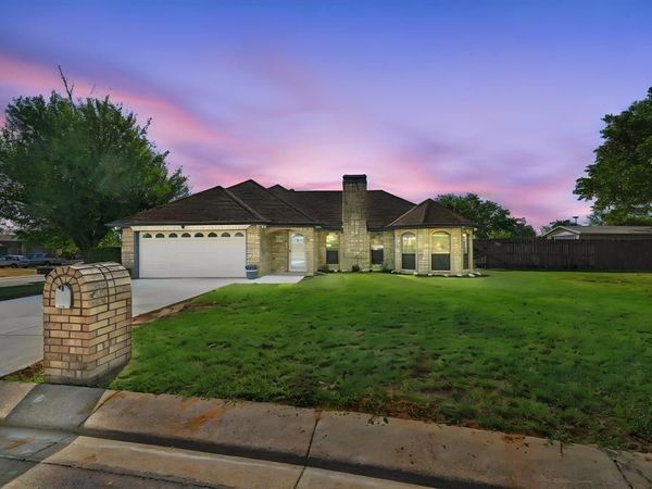 10201 Maverick Drive, Fort Worth, TX 76108