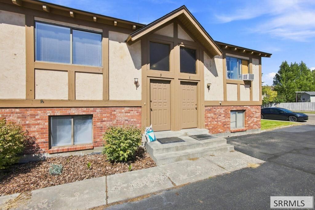 601 John Adams Court, Unit 5, Idaho Falls, ID 83401 Main Photo