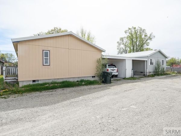 194/196 W Center Street, BLACKFOOT, ID 83221