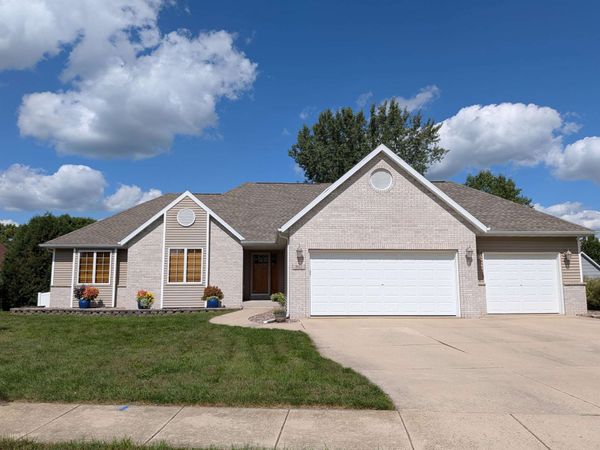802 Chickadee Drive, Cambridge, WI 53523