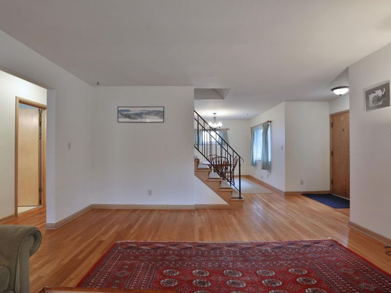 714 Island Court, Columbus, OH 43214 Photo 4
