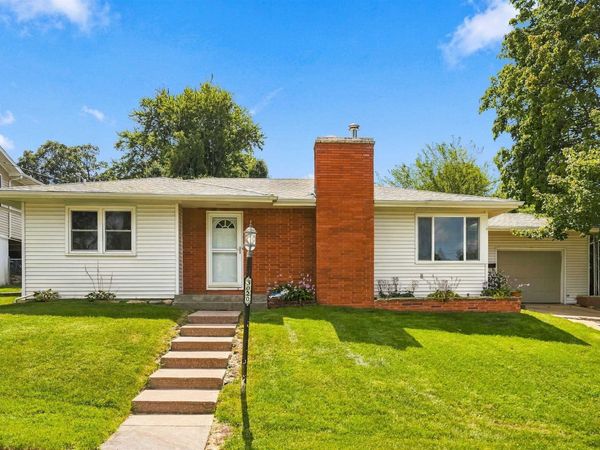 3020 Lindale Street, Dubuque, IA 52001