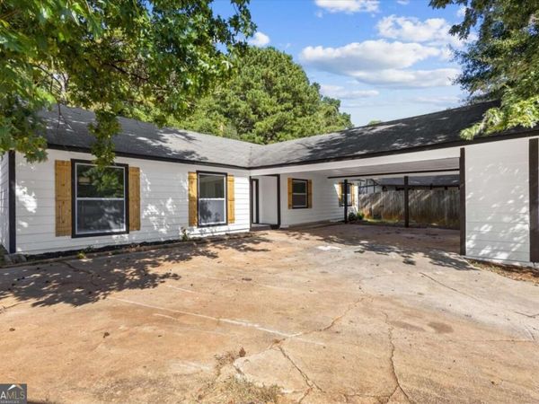 4424 Carriage Trl, Stone Mountain, GA 30083