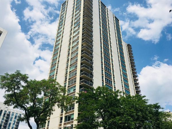 1255 N Sandburg Terrace N, Unit 2403, Chicago, IL 60610