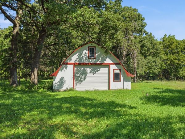 12179 380th Avenue, Blue Earth, MN 56013
