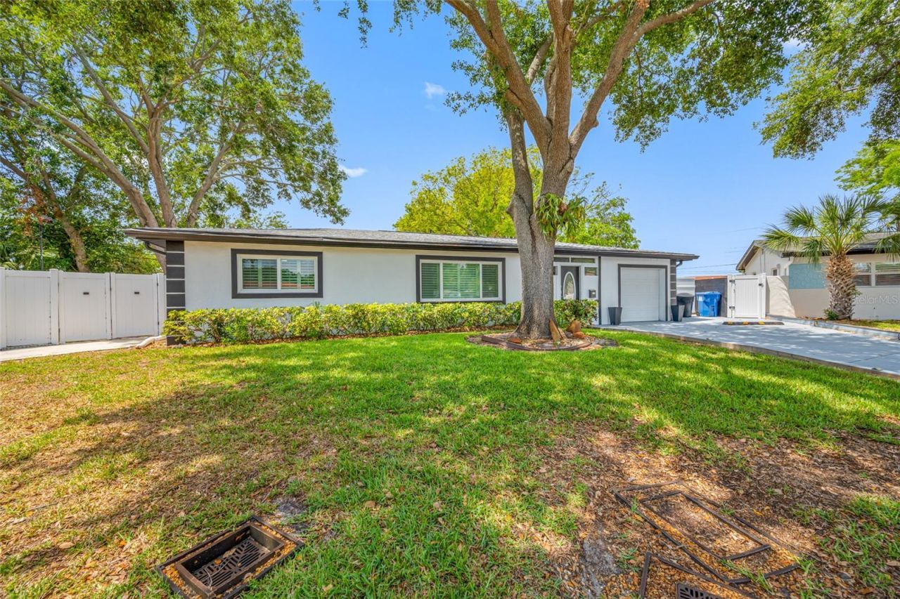8444 8th Way N, Saint Petersburg, FL 33702 Photo