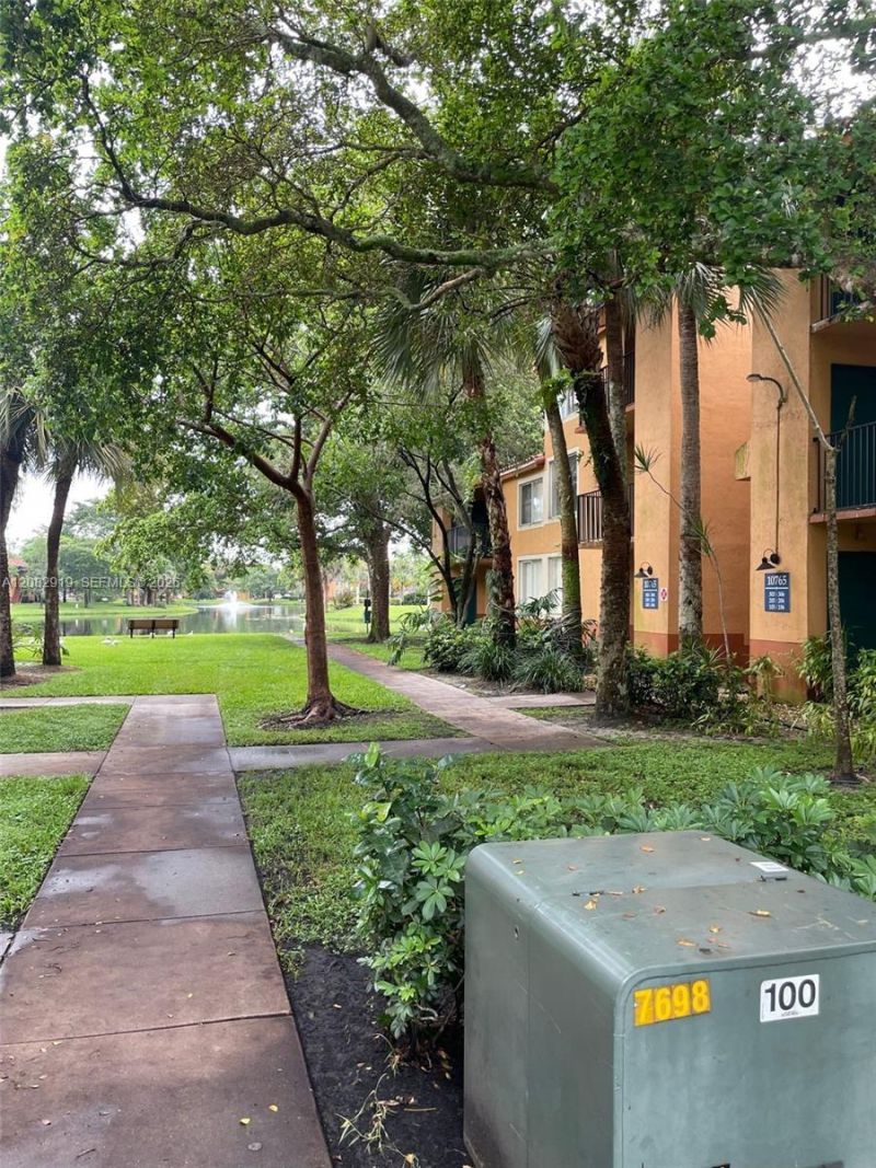 10757 Cleary Blvd, Unit 111, Plantation, FL 33324 Photo