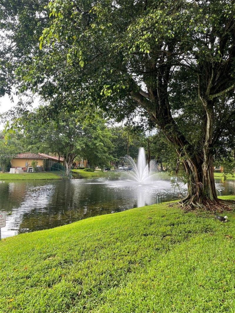 10757 Cleary Blvd, Unit 111, Plantation, FL 33324 Photo