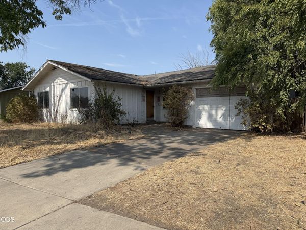 8005 Gladstone Avenue, White City, OR 97503