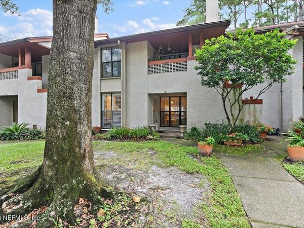 2105 WOOD HILL Drive, Unit 2105, Jacksonville, FL 32256