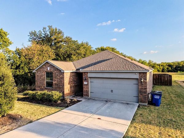 1401 Park Trails Boulevard, Princeton, TX 75407