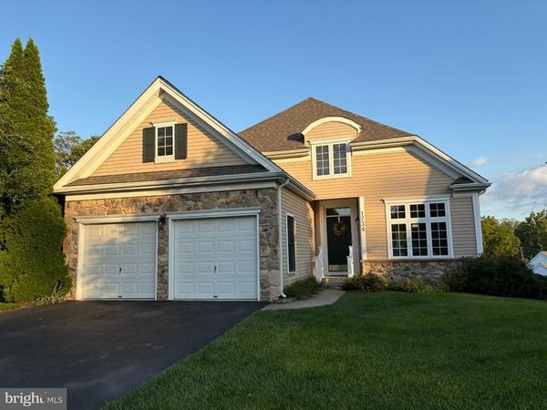 1734 SAFFIN CIRCLE, LANCASTER, PA 17601
