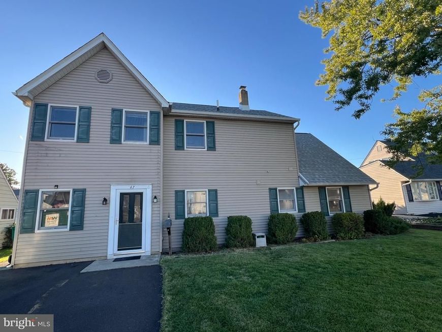 47 Neptune Lane, Levittown, PA 19054 Main Photo