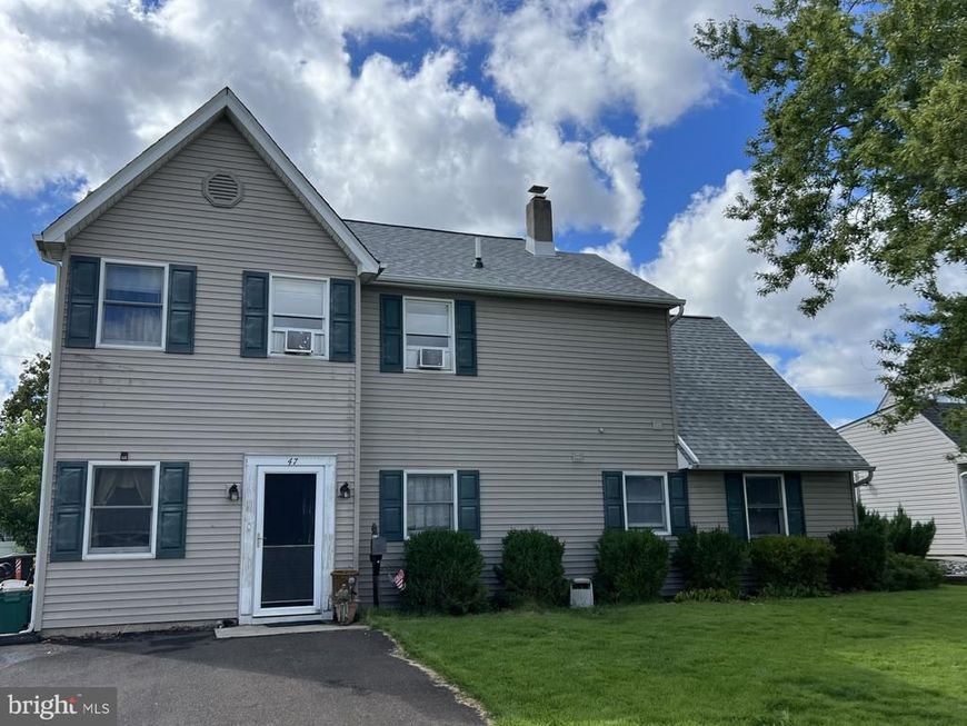 47 Neptune Lane, Levittown, PA 19054 Main Photo
