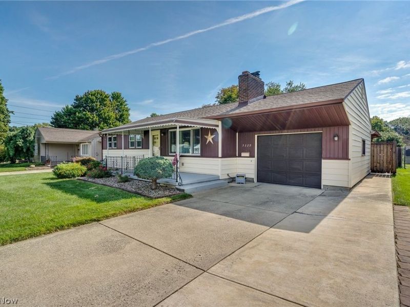 3229 Glen Oaks Drive, Youngstown, OH 44511 Photo 3