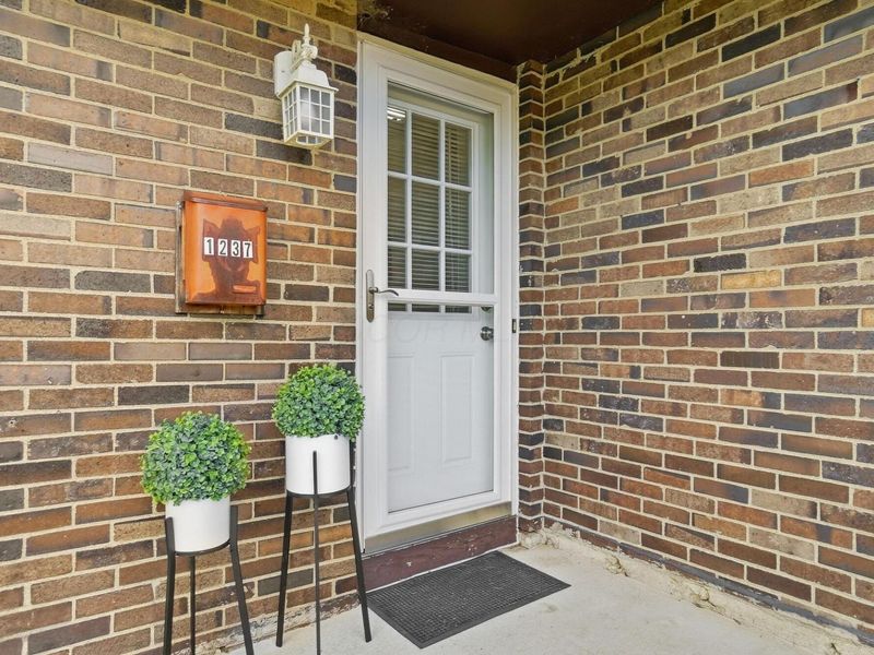 1237 Woodbrook Lane, Unit 281, Columbus, OH 43223 Photo 3