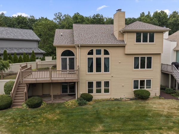 809 Bittersweet Cove Drive, Mishawaka, IN 46544