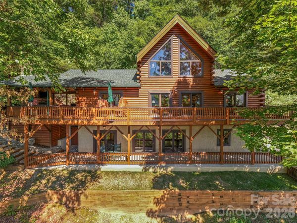 10 Cougar Lane, Maggie Valley, NC 28751