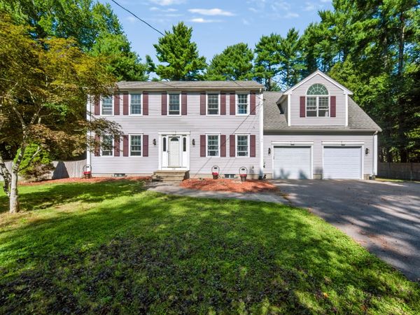 24 Evergreen Rd, Lakeville, MA 02347