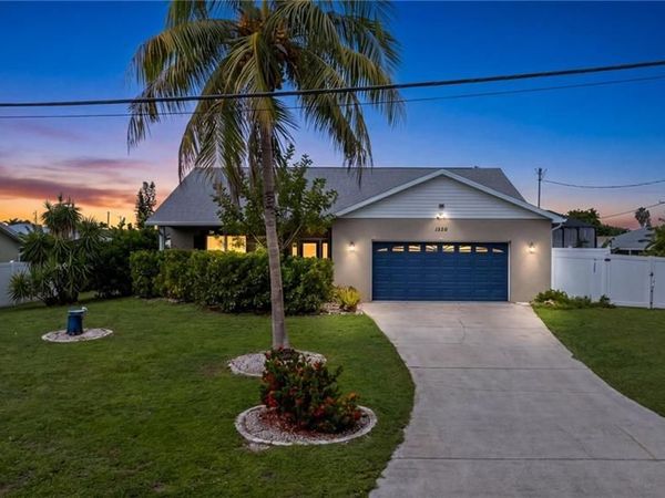 1520 SE 15th PL, CAPE CORAL, FL 33990