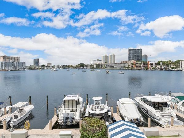 126 Golden Isles Dr, Unit 34A, Hallandale Beach, FL 33009
