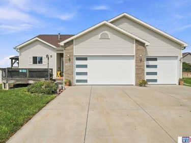 13420 Highlander Place, Waverly, NE 68462