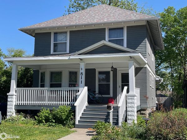811 8th Avenue, Grinnell, IA 50112